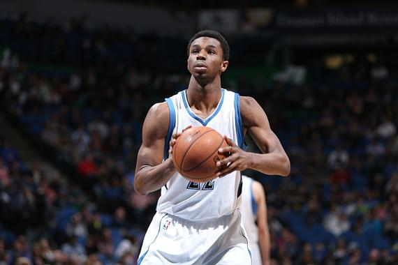 阿斯：巴萨中卫库巴西右脚踝伤势未愈，将无缘出战奥萨苏纳