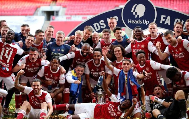 托尼·关恩以逼近四成的打击率领先全联盟，展现“教士先生”纯粹的击球艺术