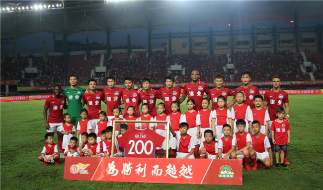 正视不足，坚定前行——专访中国短道速滑队主教练张晶